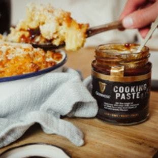 Guinness mac and cheese with Guinness cooking paste